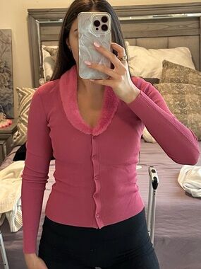 Staud pink sweater with fur collar